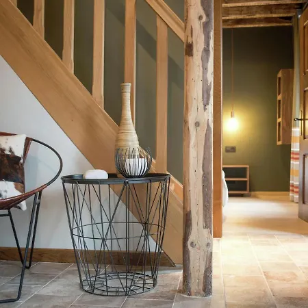 Dom wakacyjny Affluent Farmhouse In With Infrared Sauna Elsenborn