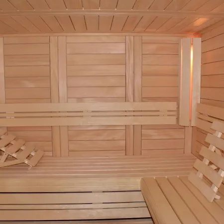 Affluent Farmhouse In With Infrared Sauna 度假居 Elsenborn